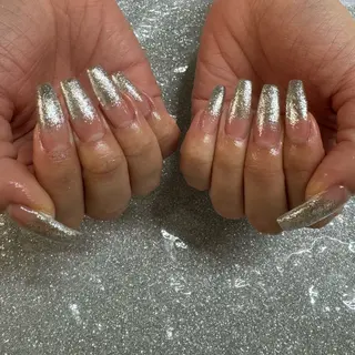 ネイル VIERU 🌈🎀💖のネイルデザイン