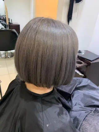 ショート カラー 吉本 yoshimotoのヘアスタイル