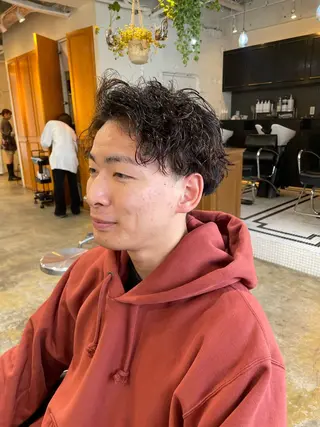 カラー パーマ メンズ RIN／韓国ヘア レイヤーカットのヘアスタイル