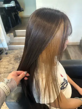 ロング カラー 安達 望のヘアスタイル