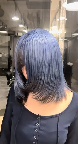 カラー がわ/レイヤー /中顔面短縮カットのヘアスタイル