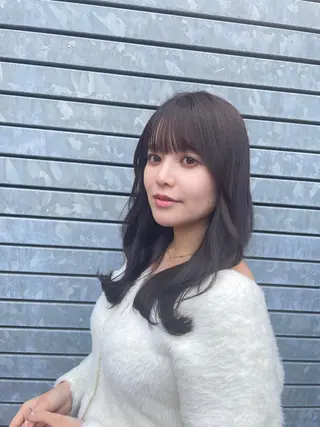 カラー BEBE所属・ご新規様限定 透明感カラーKANAのヘアスタイル