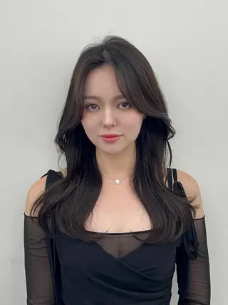 セミロング レイヤーカット顔周り /アレンジ伊藤彪真のヘアスタイル