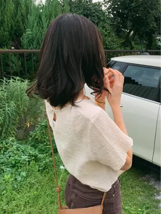 ミディアム カラー 佐藤 美咲のヘアスタイル