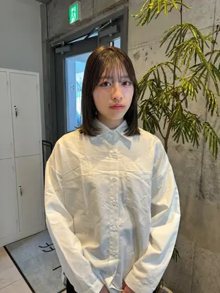 ミディアム 切りっぱなしボブ レイヤー/縮毛矯正のヘアスタイル