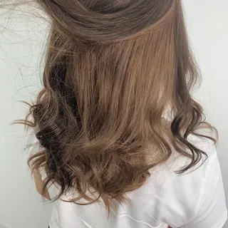 セミロング カラー ViVi by freedomのヘアスタイル