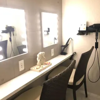 ヘアアレンジ ネイル パーマ アイブロウ マツエク・マツパ メンズ ショート カラー ﾘﾗｸｾﾞｰｼｮﾝ ｻﾛﾝ   calmのエステ・リラクイメージ