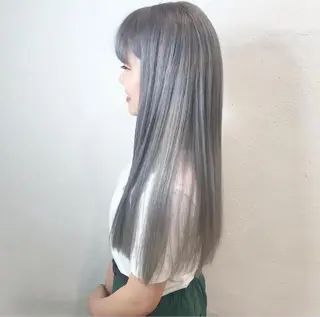 カラー 🎀ボブ+ハイトーン シュカ👶🏻のヘアスタイル