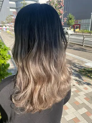 ロング カラー SOYON なんば店所属・水島 真彩のヘアスタイル