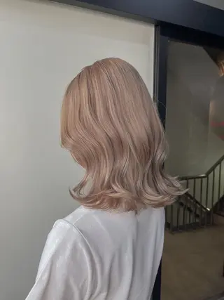 ミディアム カラー 似合わせハイトーン 🍯ayumi🍯のヘアスタイル