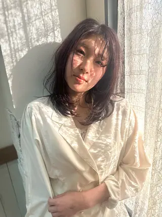 ミディアム 小谷野 真優のヘアスタイル