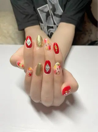 ミディアム え まのネイルデザイン