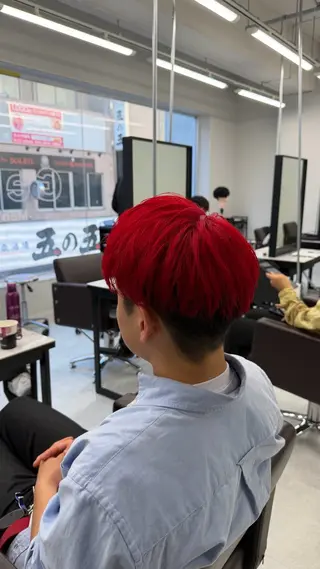 カラー ウルフ/毛流れ/ アイロン風/AOTOのヘアスタイル