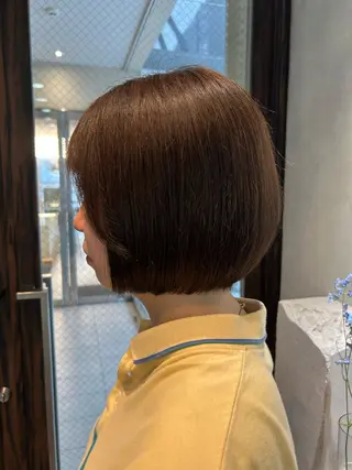 ショート .AIRI🌼 暖色/ぱつっとぼぶのヘアスタイル