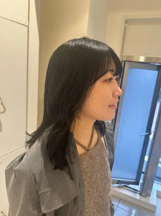 ミディアム カラー タイトボブ個性派カラ ーAKANEのヘアスタイル