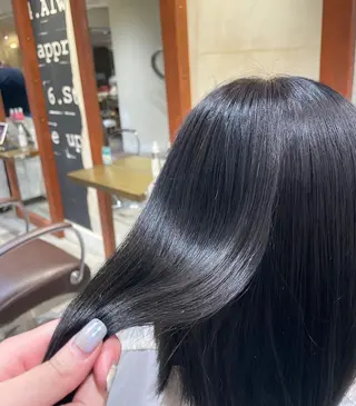 ミディアム カラー hollo 原宿所属・ハイトーンカラー/ ダブルカラー/EMIのヘアスタイル