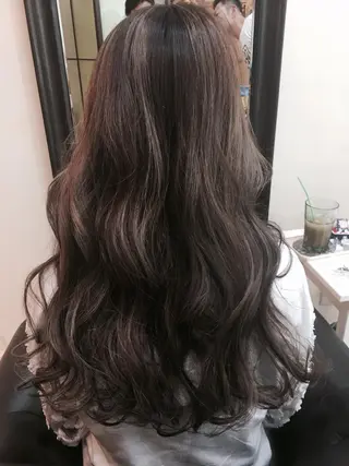 ロング カラー 鶴見 和美のヘアスタイル