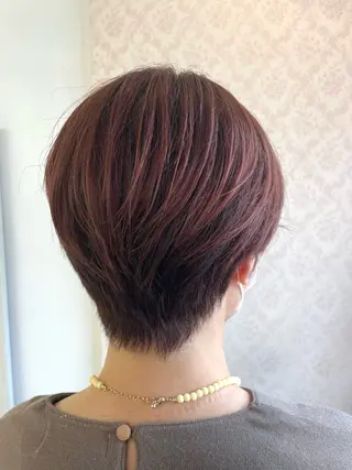 ショート カラー ヒヨシ ルナのヘアスタイル