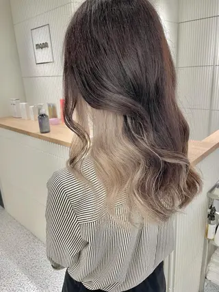 ロング カラー GO TODAY SHARE SALON 原宿本店所属・ブリーチ/ハイトーン 艶カラー/ユリナのヘアスタイル