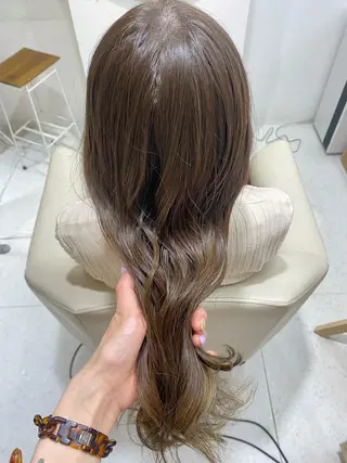 ロング カラー 安永 涼のヘアスタイル