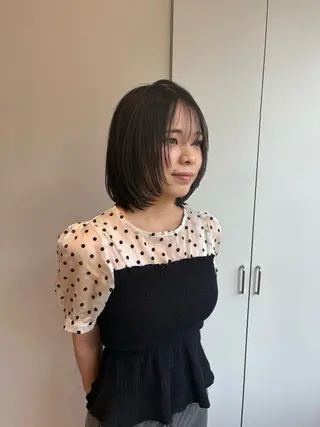 ミディアム カラー ユナ🎀レイヤー /韓国/ハイトーンのヘアスタイル