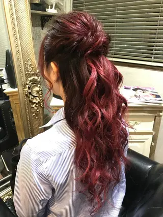 ロング カラー ヘアアレンジ Tsuyoki .のヘアスタイル