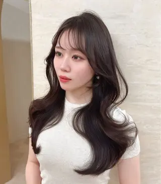 ロング カラー kumu 栄のヘアスタイル