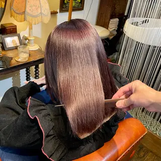 ミディアム カラー 飯田 実歩(じっぽ)のヘアスタイル