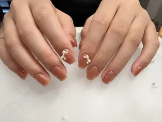 ネイル Fairyフェアリーネイルサロン所属・シズ セキのネイルデザイン