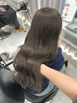 ロング カラー 柔らかオリーブ🌿‬ Himari🌻のヘアスタイル