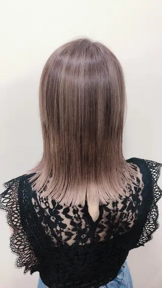 ミディアム Well's TAIGAのヘアスタイル