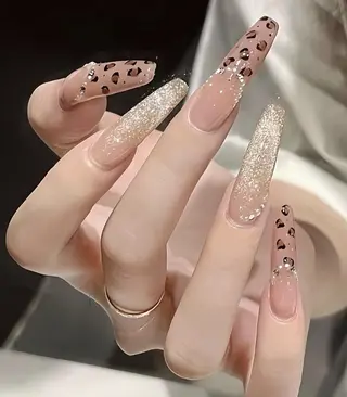 ネイル AB マツエクネイルサロンのネイルデザイン