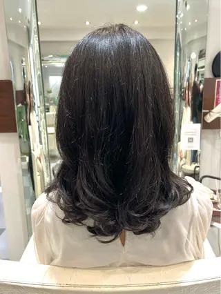 セミロング パーマ コテ巻き風パーマ 藤澤　知彌のヘアスタイル