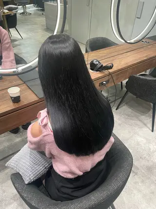 ロング Toiro 新宿所属・新宿/新宿三丁目 yuinaのヘアスタイル