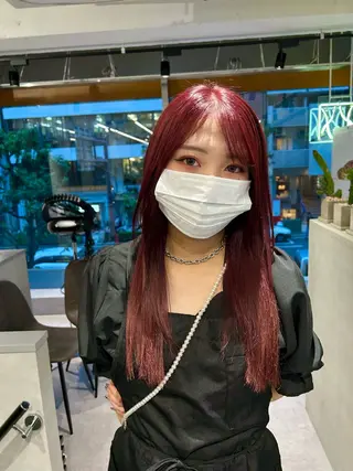 ロング カラー Maho/海外 レイヤー/ハイトーンのヘアスタイル