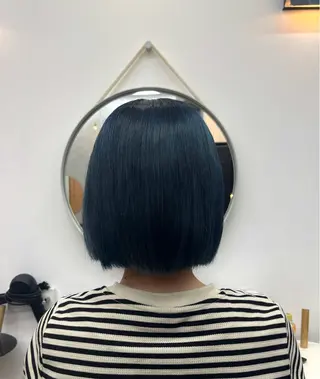 ショート カラー 松尾 伊純のヘアスタイル