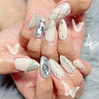 ネイル Kurieitibu 🍬Byu~tīのネイルデザイン