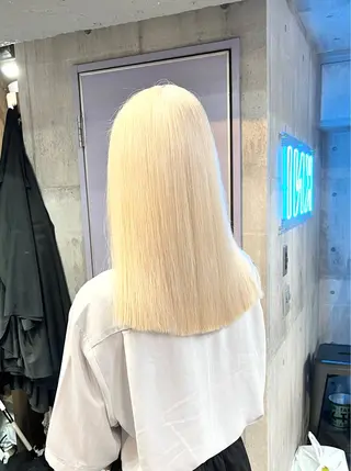 ミディアム ✨ブリーチ支持No1 複雑履歴修正/舘岡のヘアスタイル