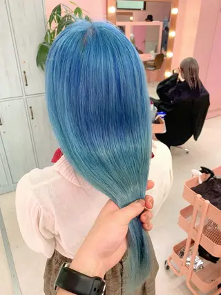 セミロング ハイトーン髪質改善 🎀🐰堀川智史🎀のヘアスタイル