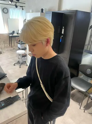 ショート カラー 🇰🇷ハイトーン× 韓国レイヤー레이어드のヘアスタイル