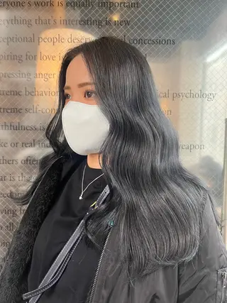 カラー こまつばらみお/レイ ヤー/ダブルカラーのヘアスタイル