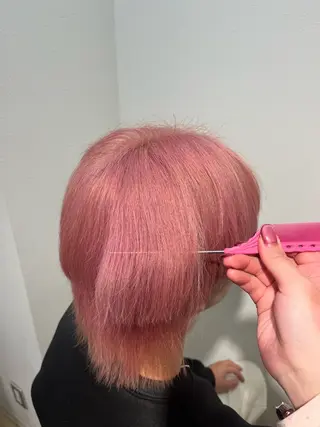 カラー ぴんく髪の美容師🎀 🖤ゆうなのヘアスタイル
