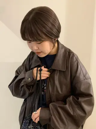 ミディアム カラー 落合希 Olivebeigeのヘアスタイル