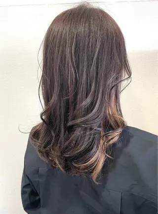 セミロング 深谷 薫のヘアスタイル