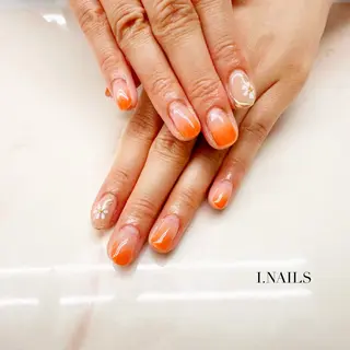 ネイル アイネイルズ所属・早川 梓のネイルデザイン