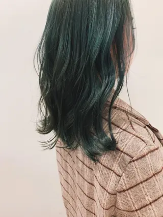 セミロング カラー ハイトーン/ウルフ /小澤凌祐🦕のヘアスタイル