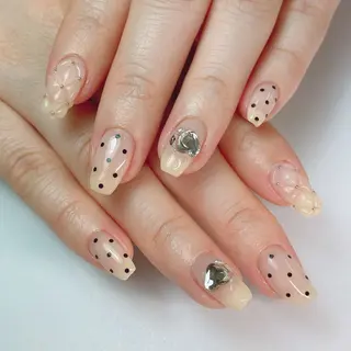 セミロング 石原 夕華のネイルデザイン