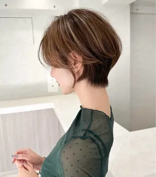 ショート グレージュ/レイヤー ふうか　渋谷のヘアスタイル