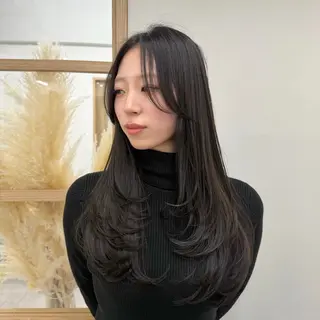 ロング カラー 柔らかオリーブ🌿 Himari🌻のヘアスタイル