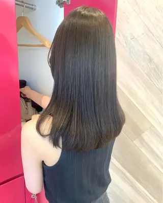 カラー みなもと ちはるのヘアスタイル